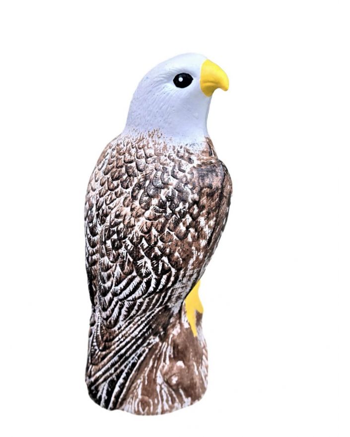 FIGURA CERAMICZNA - JASTRZĄB NA PNIU