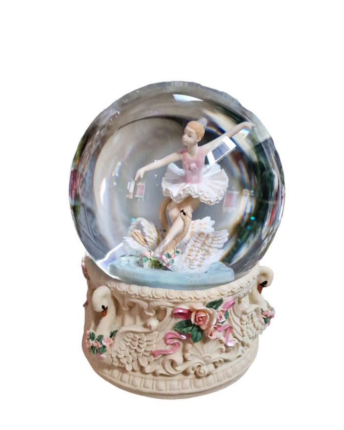 OZDOBA ŚWIĄTECZNA - SZKLANA KULA baletnica model II