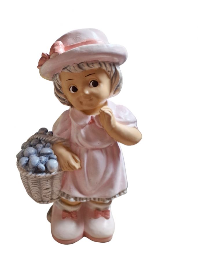 FIGURA GIPSOWA - DZIEWCZYNKA Z KOSZEM GRZYBÓW