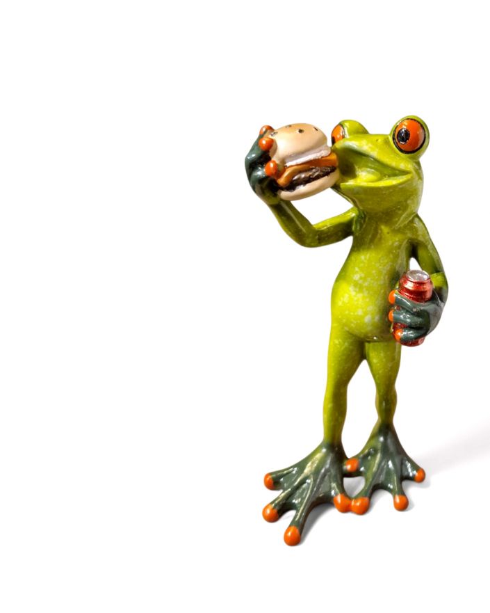 FIGURA CERAMICZNA - ŻABA / ŻABKA Z HAMBURGEREM I NAPOJEM model I