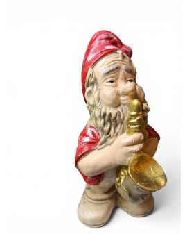 FIGURKA GIPSOWA - DUŻY SKRZAT KRASNAL Z SAKSOFONEM